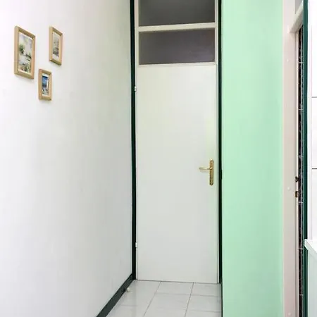 Apartment 707c *